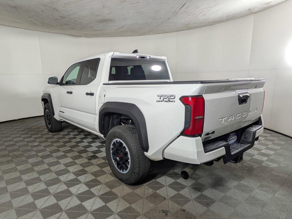 Used 2024 Toyota Tacoma TRD Off-Road image 4