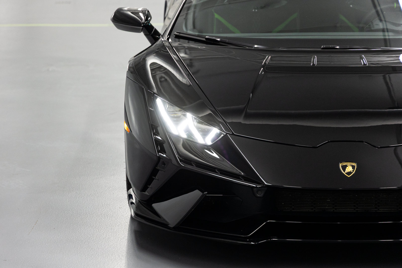 Used 2023 Lamborghini Huracan Tecnica RWD image 11