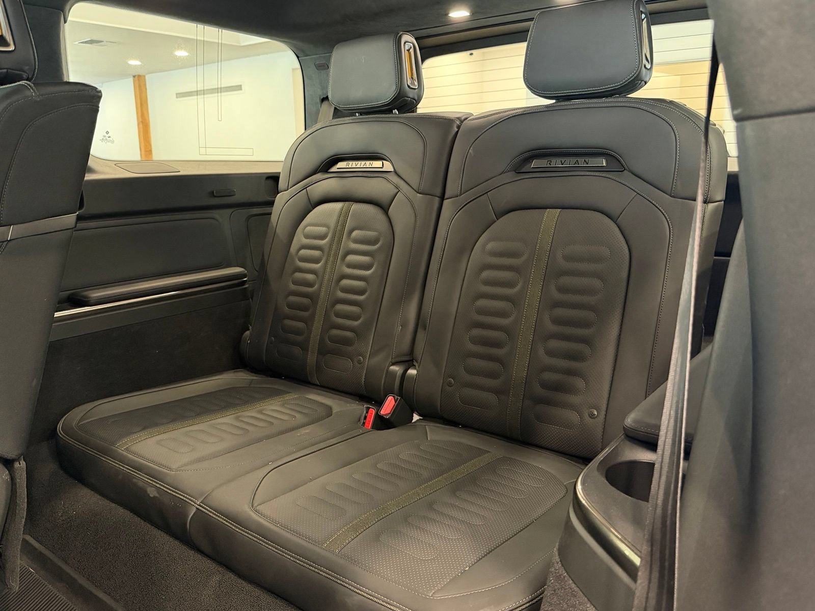 Used 2023 Rivian R1S Adventure AWD/4WD image 14