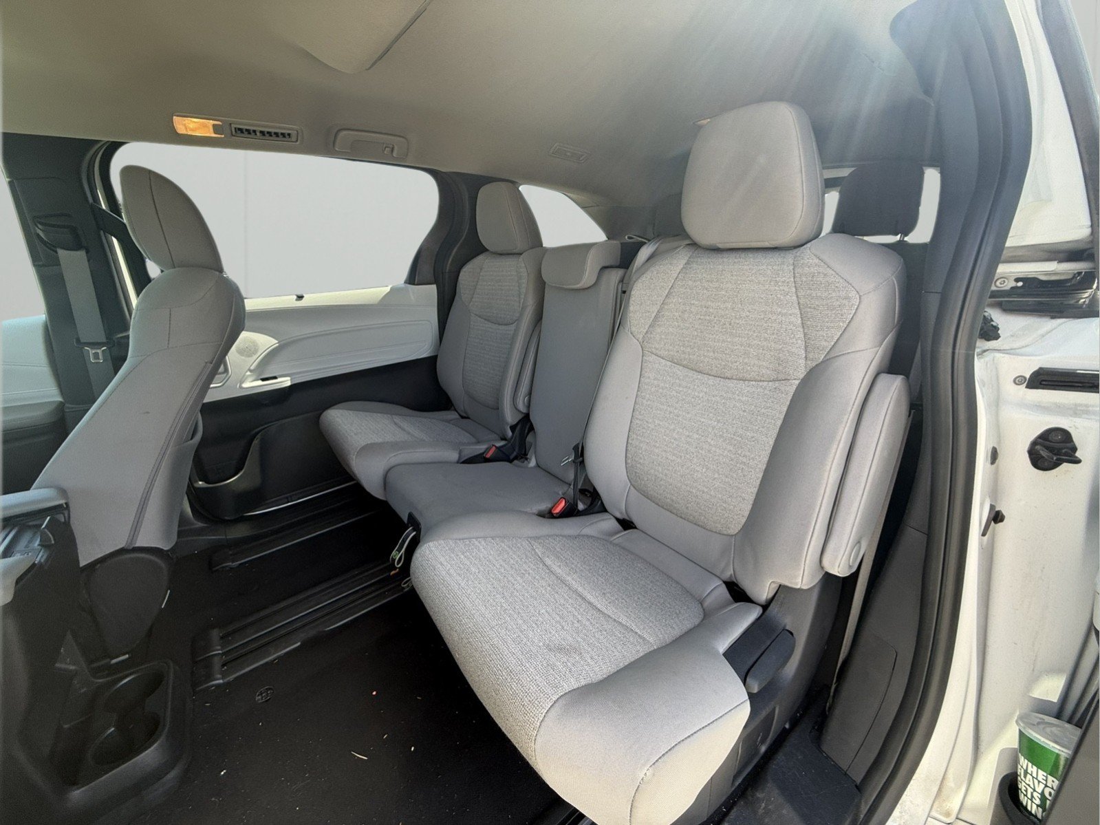 Used 2025 Toyota Sienna LE FWD image 23