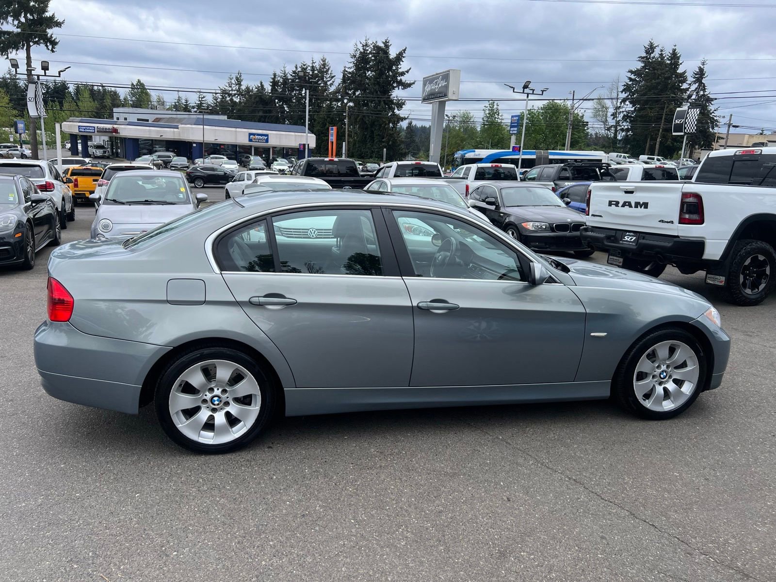 Used 2006 BMW 330xi Sedan AWD/4WD image 6