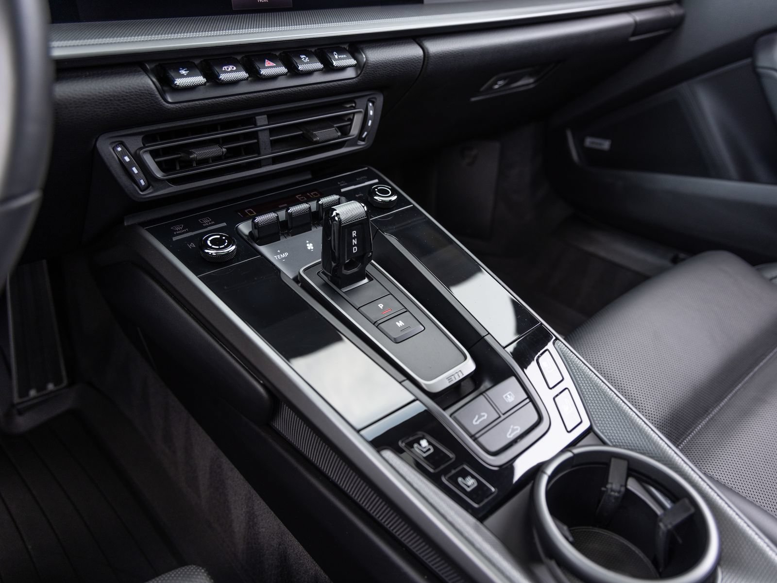 Used 2024 Porsche 911 Carrera S w/ Sport Package RWD image 18