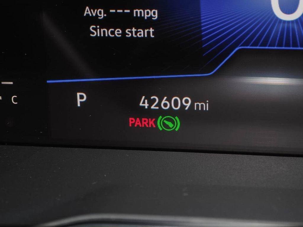 Used 2023 Volkswagen Jetta SE FWD image 17