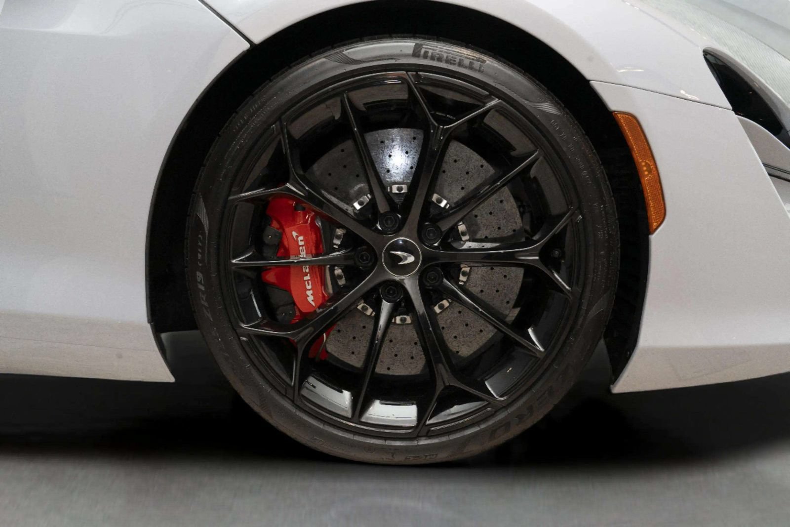 Used 2023 McLaren Artura RWD image 38