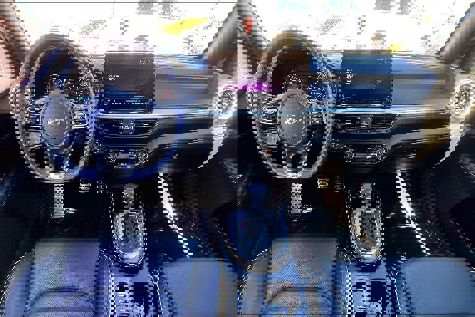 Used 2023 Kia Forte GT-Line w/ GT-Line Premium Package image 15