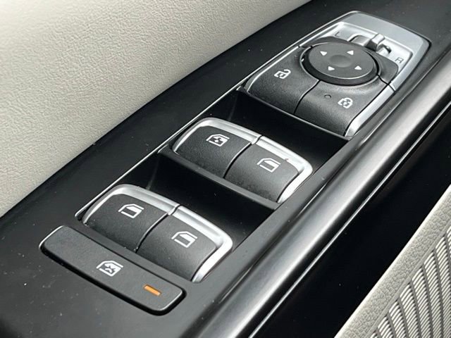 Used 2024 Kia Carnival LX image 33