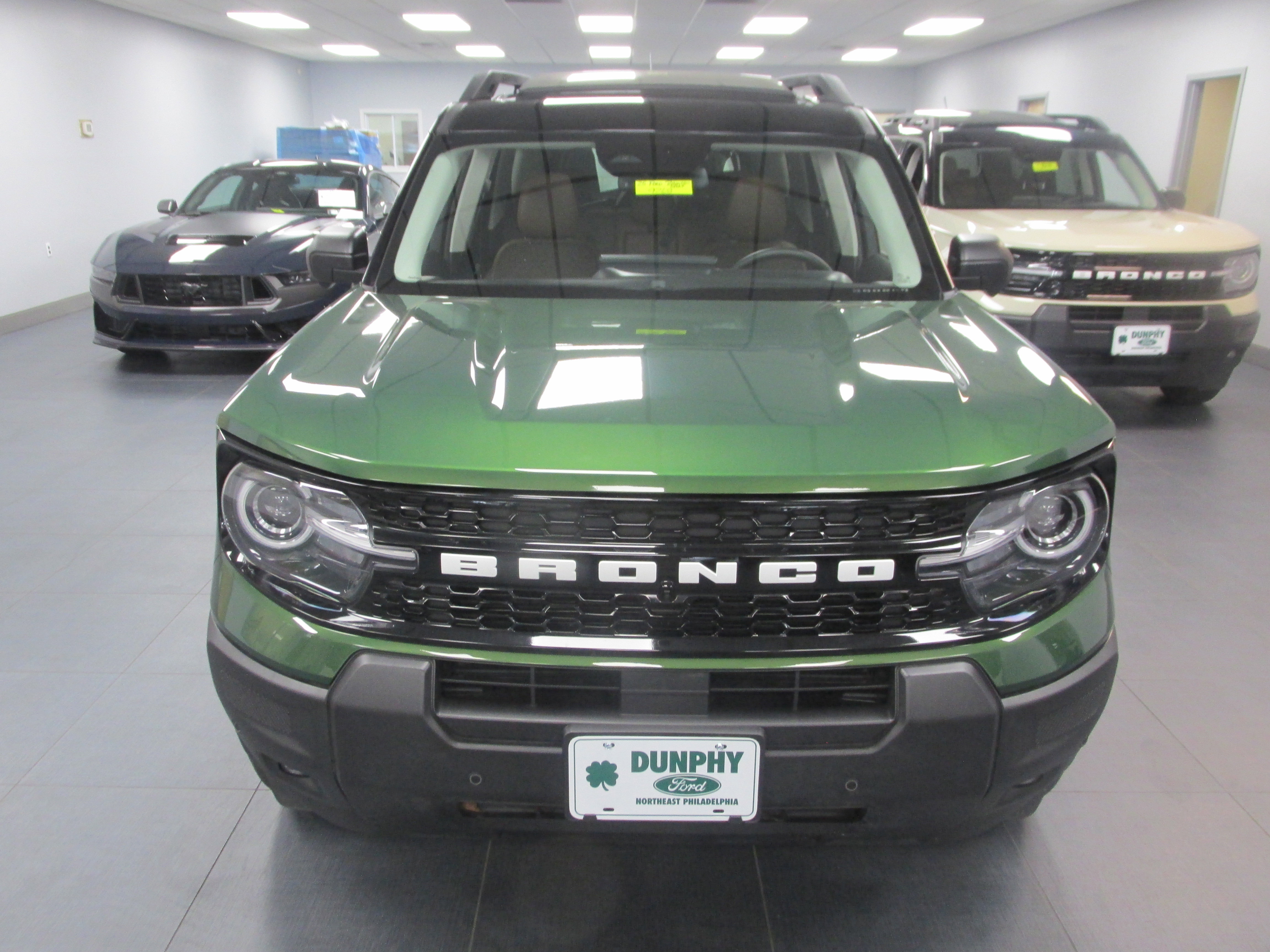 Used 2025 Ford Bronco Sport Outer Banks w/ Outer Banks Tech Package+ AWD/4WD image 2