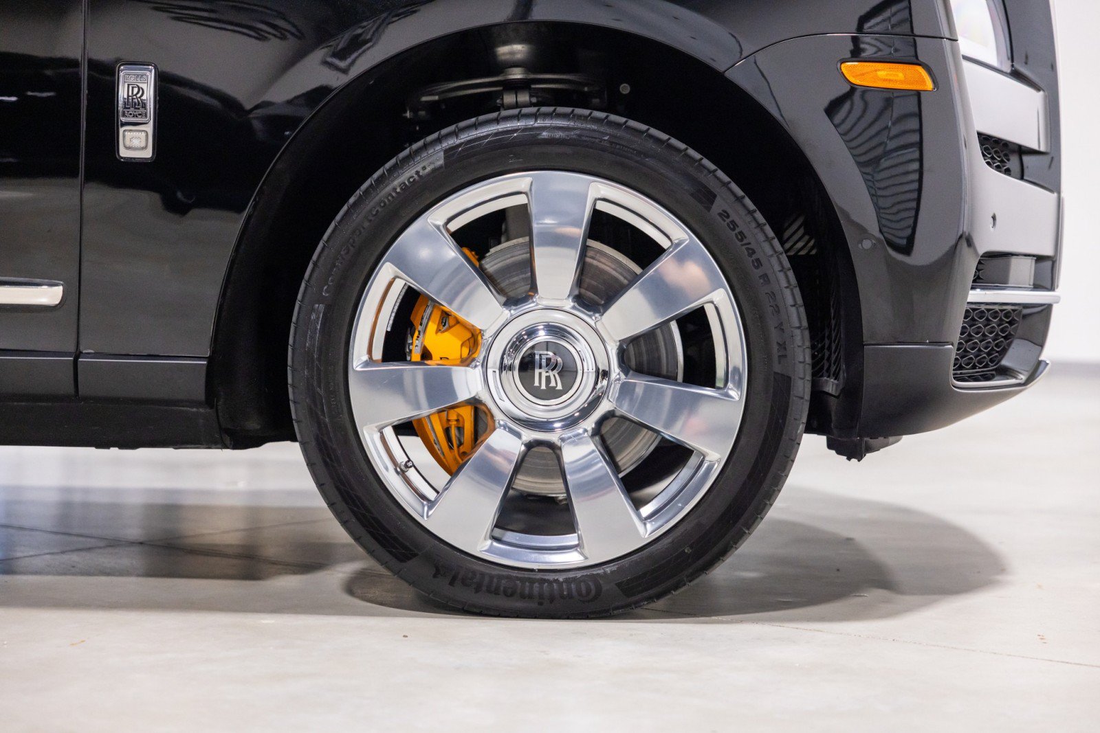 Used 2022 Rolls-Royce Cullinan AWD/4WD image 16