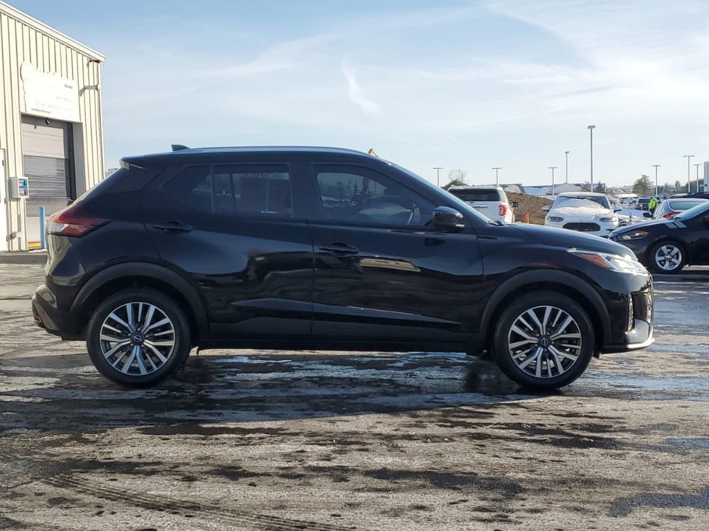 Used 2022 Nissan Kicks SV image 8
