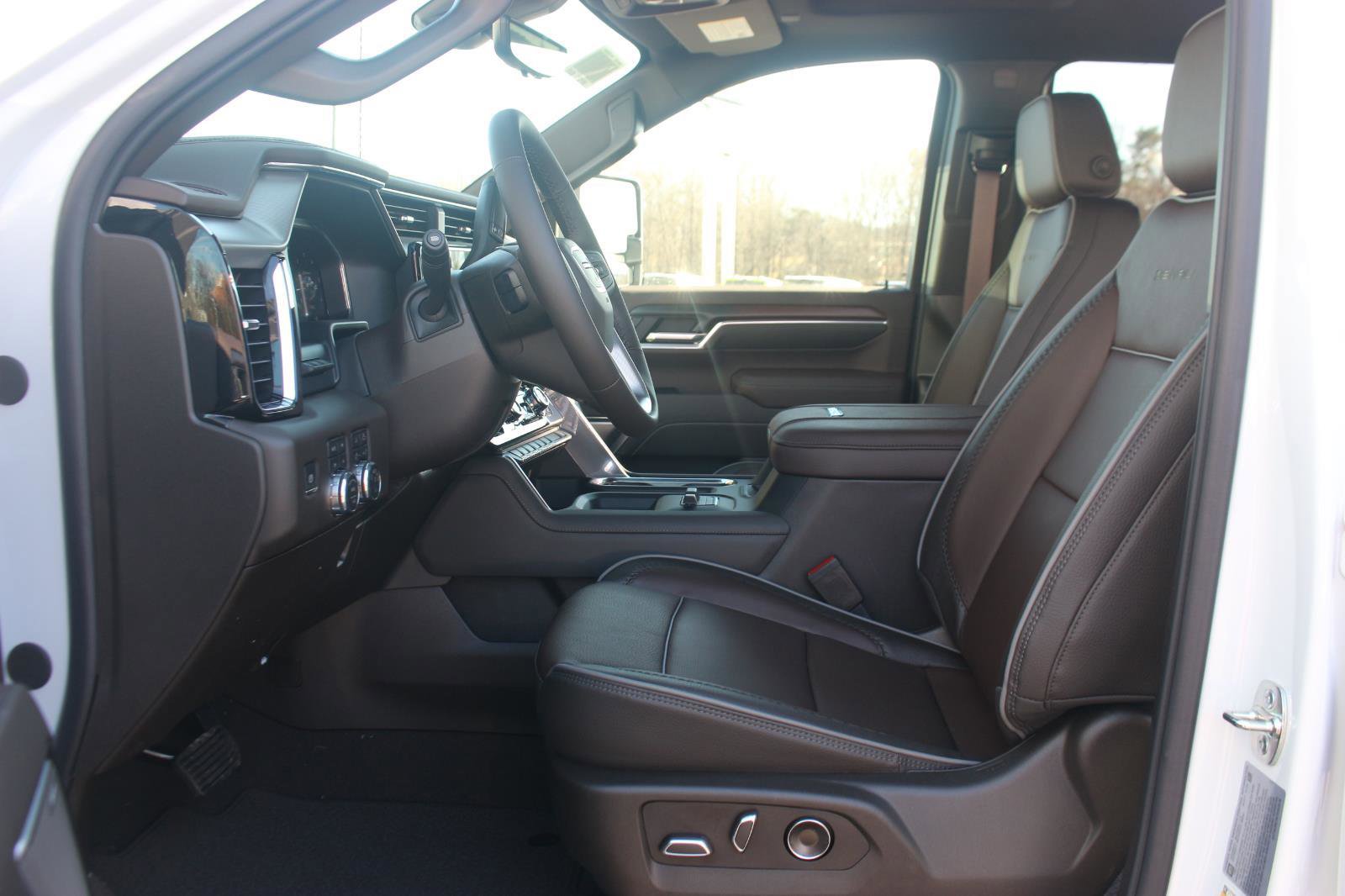 New 2026 GMC Sierra 2500 Denali w/ Denali Reserve Package image 14