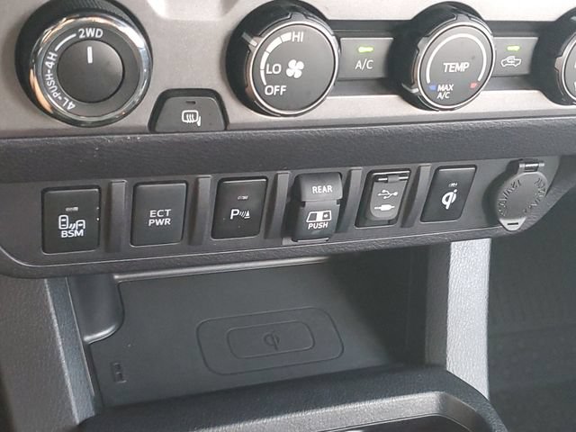 Used 2019 Toyota Tacoma TRD Sport w/ Technology Package AWD/4WD image 28