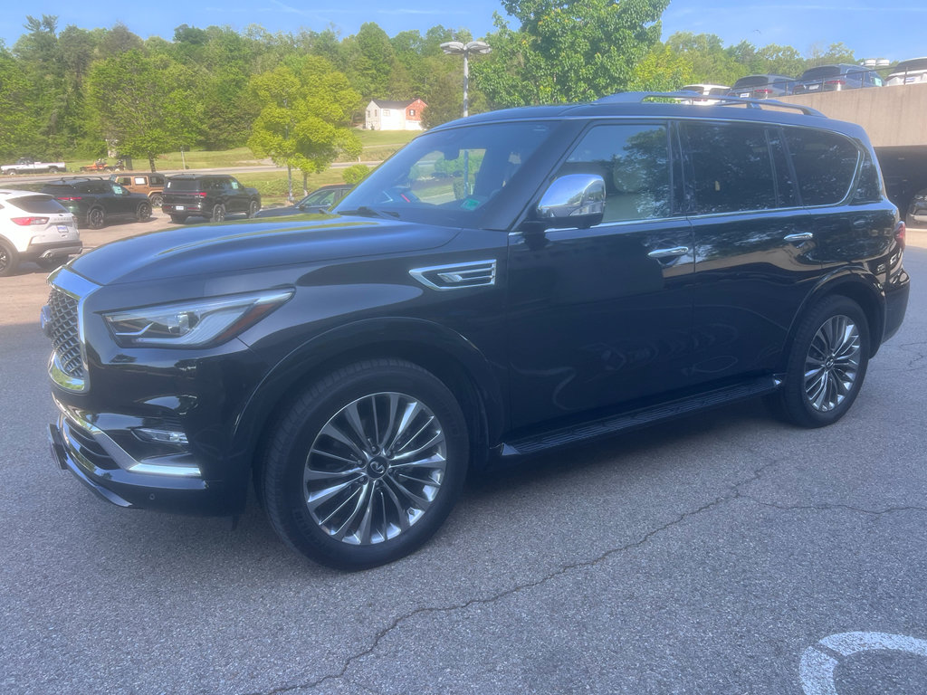 Used 2021 INFINITI QX80 Sensory w/ All-Season Package AWD/4WD image 2