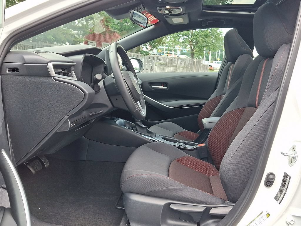 Used 2024 Toyota Corolla SE w/ SE Premium Package FWD image 14