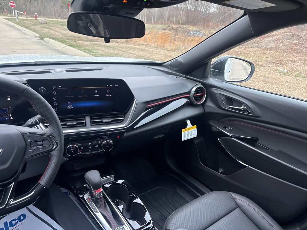 New 2026 Chevrolet Trax RS w/ Sunroof Package FWD image 45