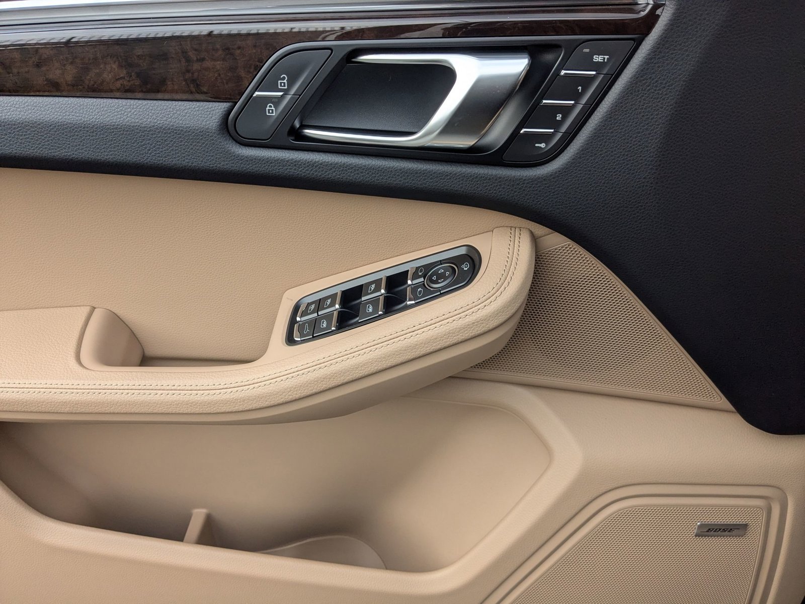 Certified 2026 Porsche Macan AWD/4WD image 13