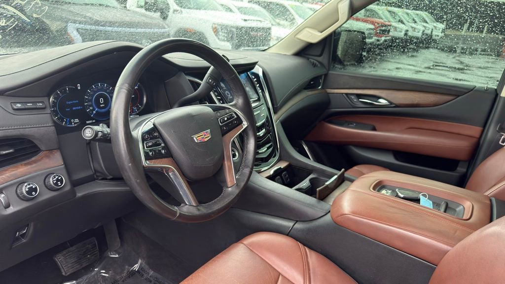 Used 2016 Cadillac Escalade Premium AWD/4WD image 9