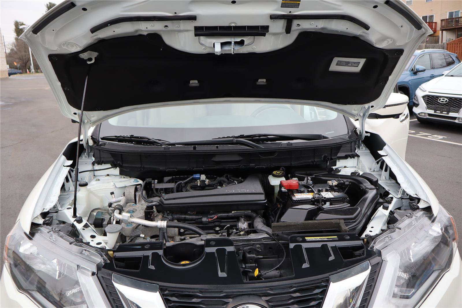 Used 2020 Nissan Rogue SV w/ Premium Package image 10