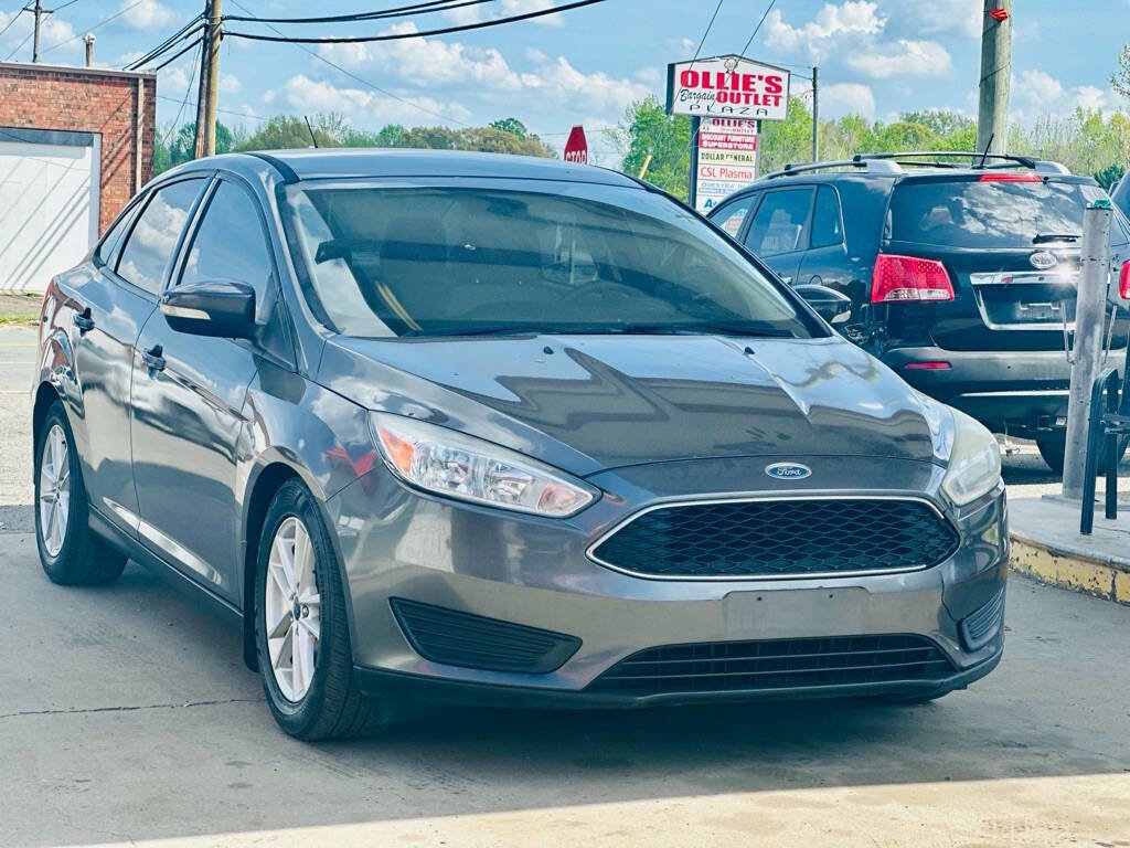 Used 2016 Ford Focus SE w/ SE Power Seat Package image 1