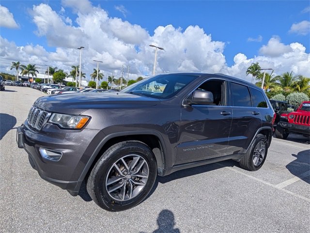 Used 2018 Jeep Grand Cherokee Laredo image 4