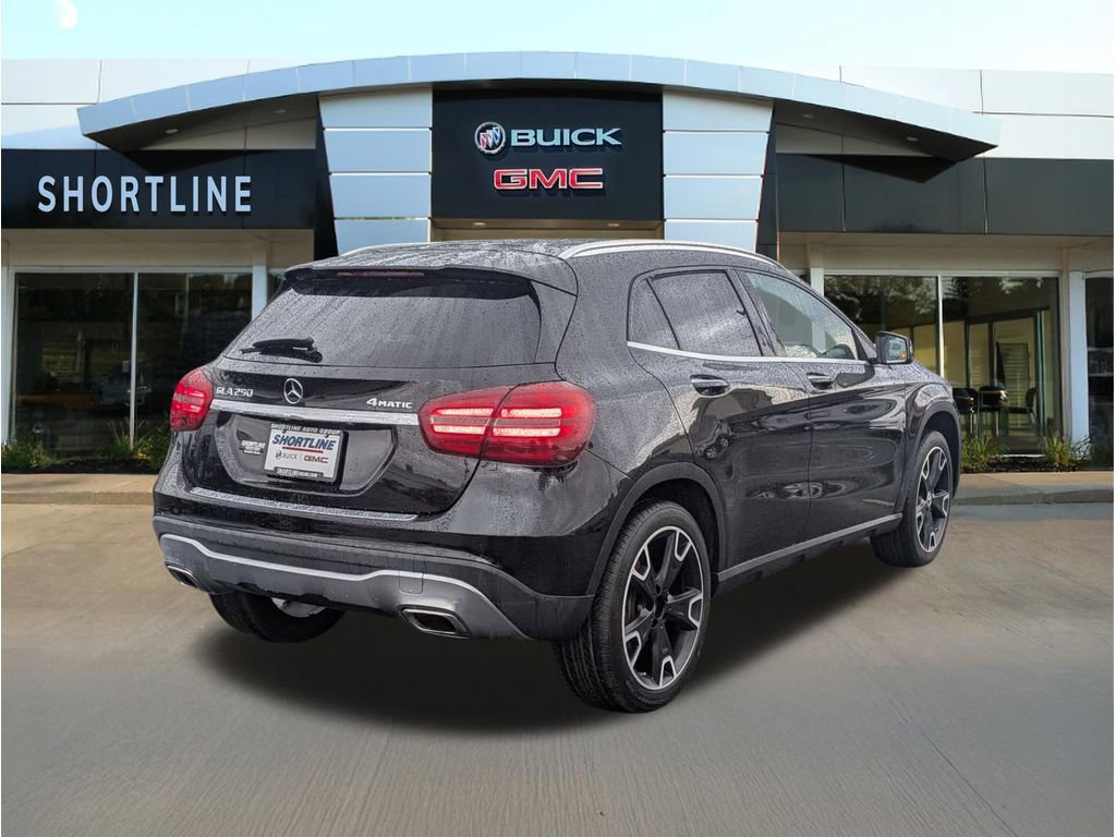 Used 2020 Mercedes-Benz GLA 250 4MATIC w/ Premium Package image 3