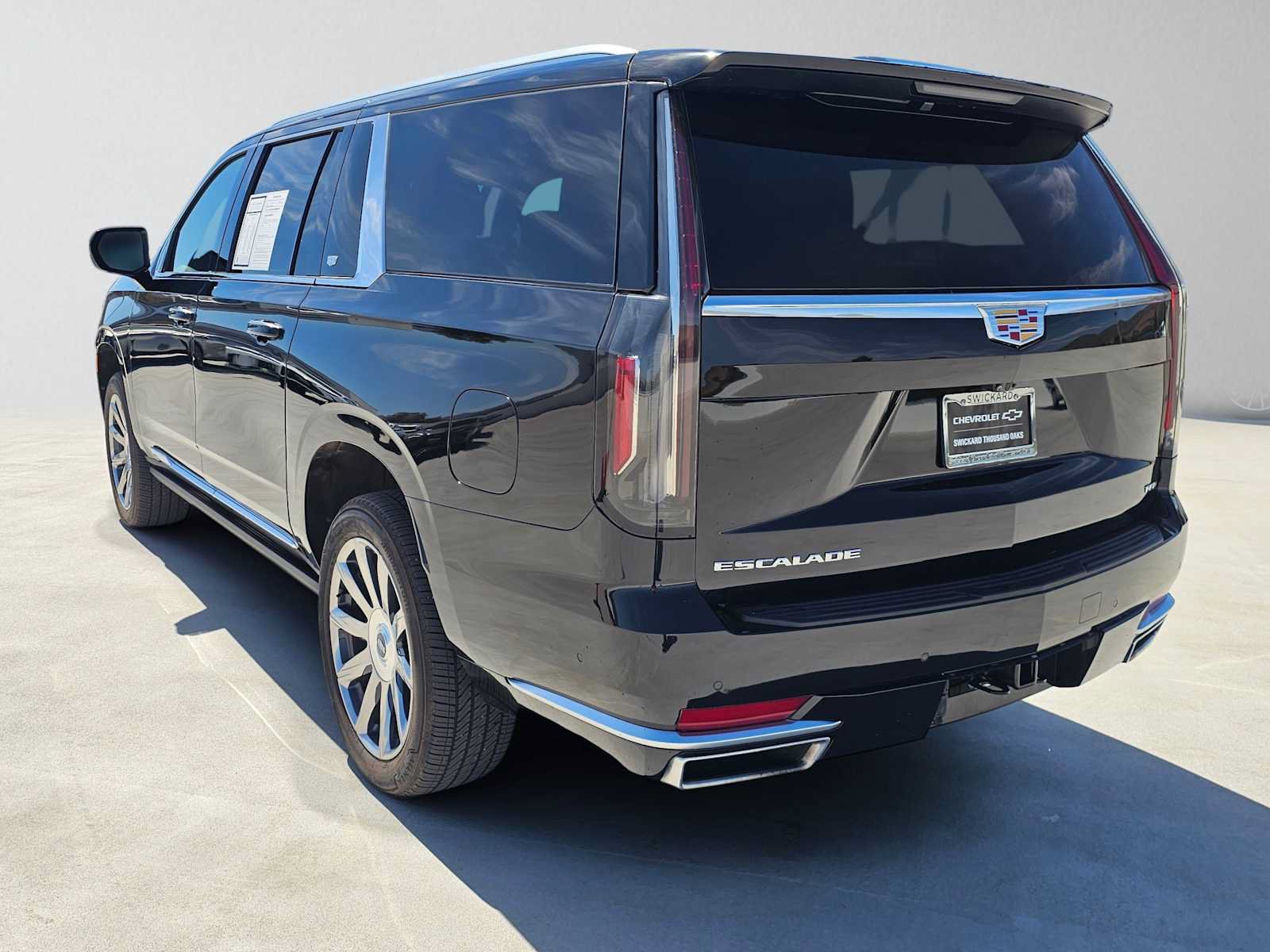 Used 2024 Cadillac Escalade ESV Premium Luxury Platinum AWD/4WD image 5
