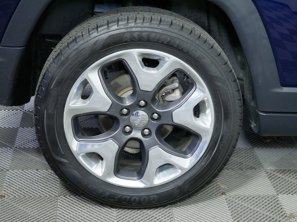 Used 2019 Jeep Compass Limited AWD/4WD image 11