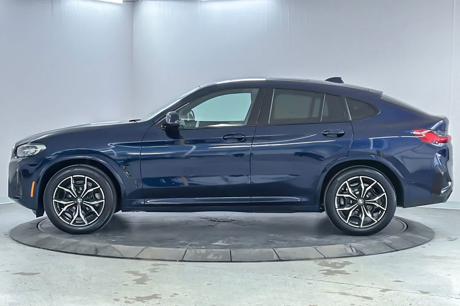 Used 2023 BMW X4 xDrive30i w/ M Sport Package AWD/4WD image 5