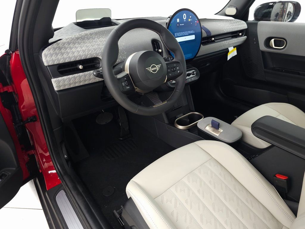 Used 2025 MINI Cooper 2-Door Hardtop FWD image 10