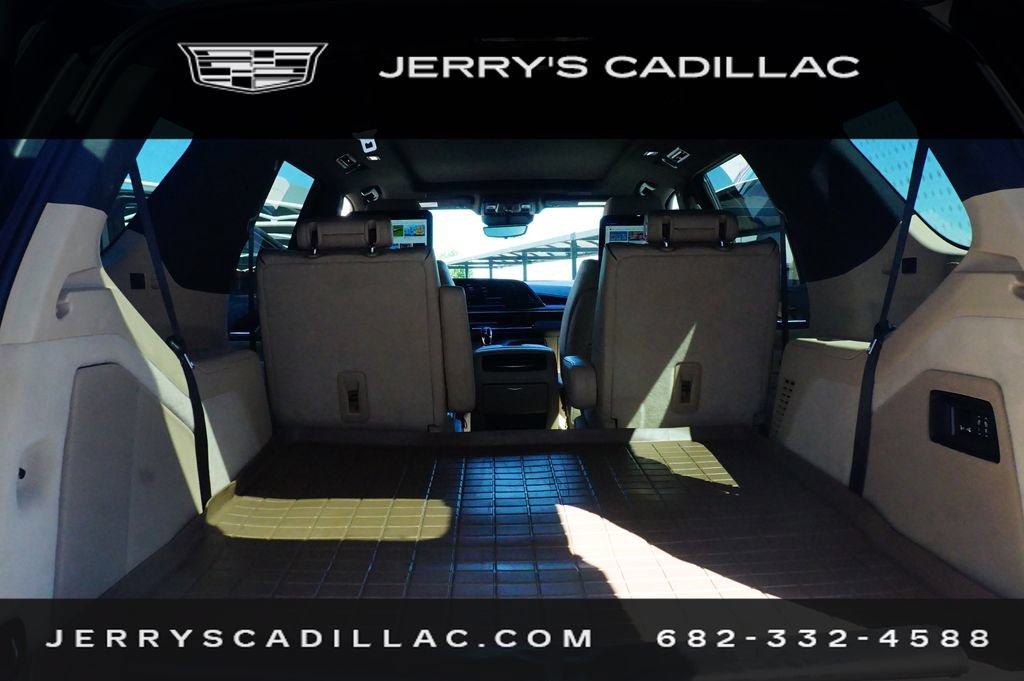 Used 2024 Cadillac Escalade Premium Luxury w/ Performance Package AWD/4WD image 25