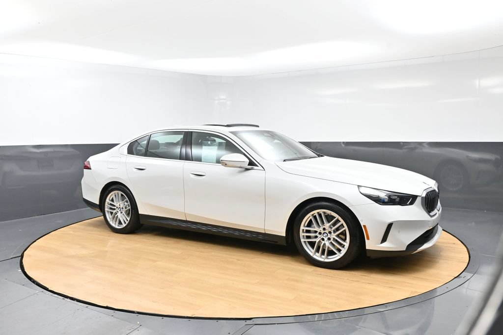 Used 2025 BMW 530i RWD image 9