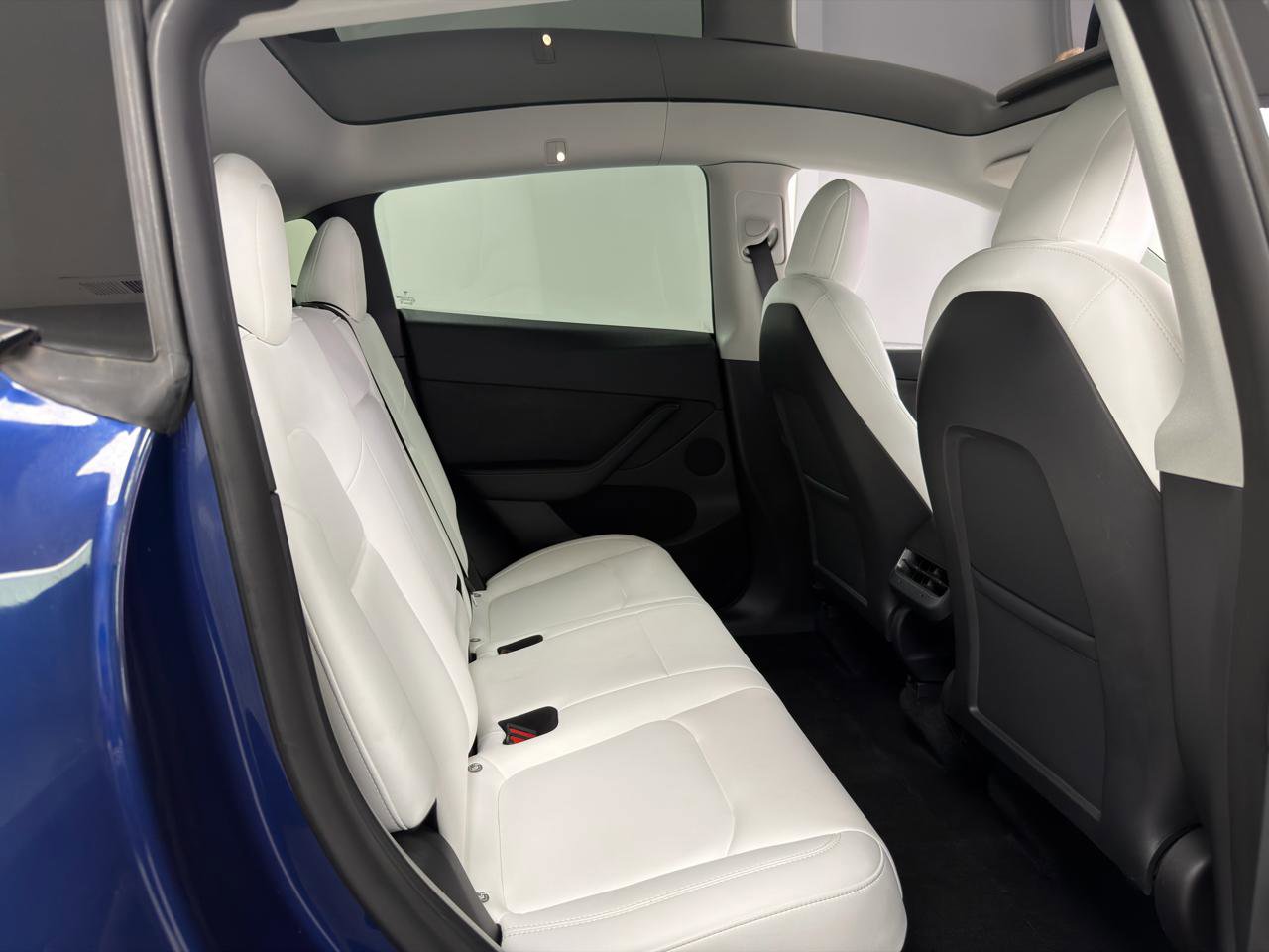 Used 2022 Tesla Model Y Performance AWD/4WD image 27