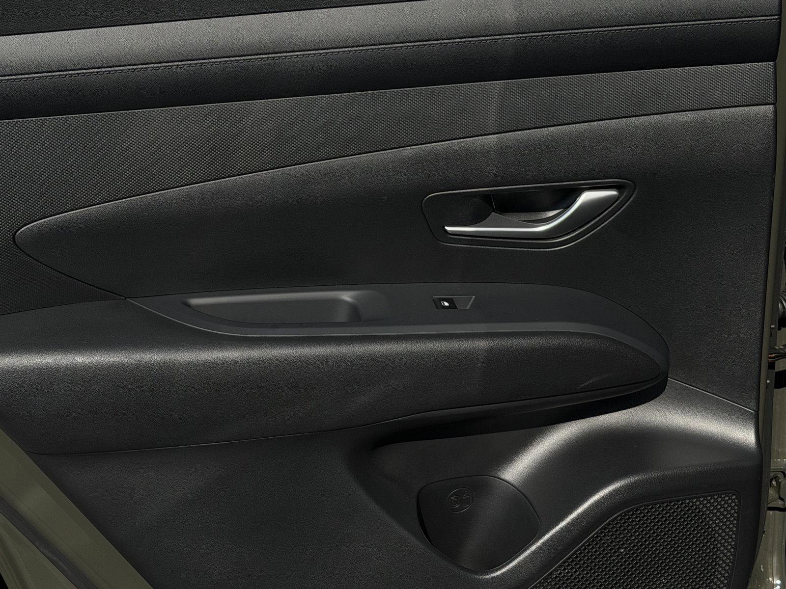 Certified 2025 Hyundai Tucson SEL image 9