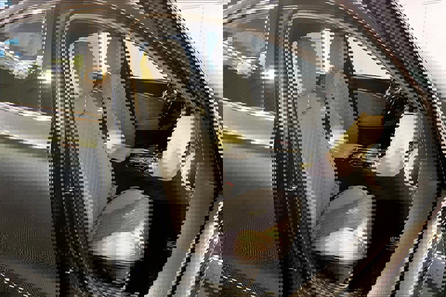 Used 2023 Genesis G70 3.3T w/ Sport Prestige Package image 8