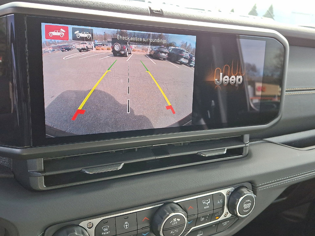 Certified 2025 Jeep Wrangler Sahara w/ Technology Group image 15