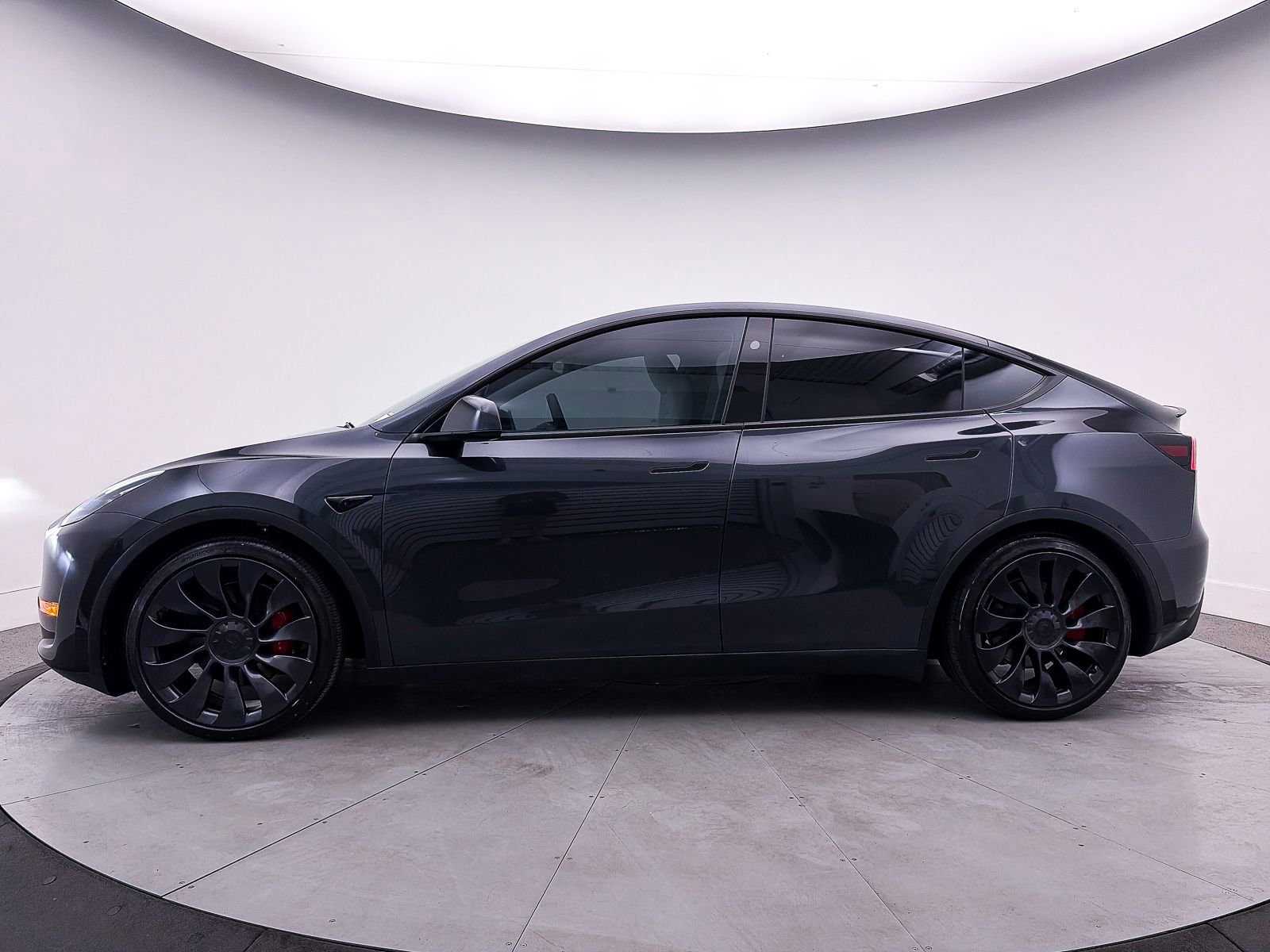Used 2024 Tesla Model Y Performance image 33