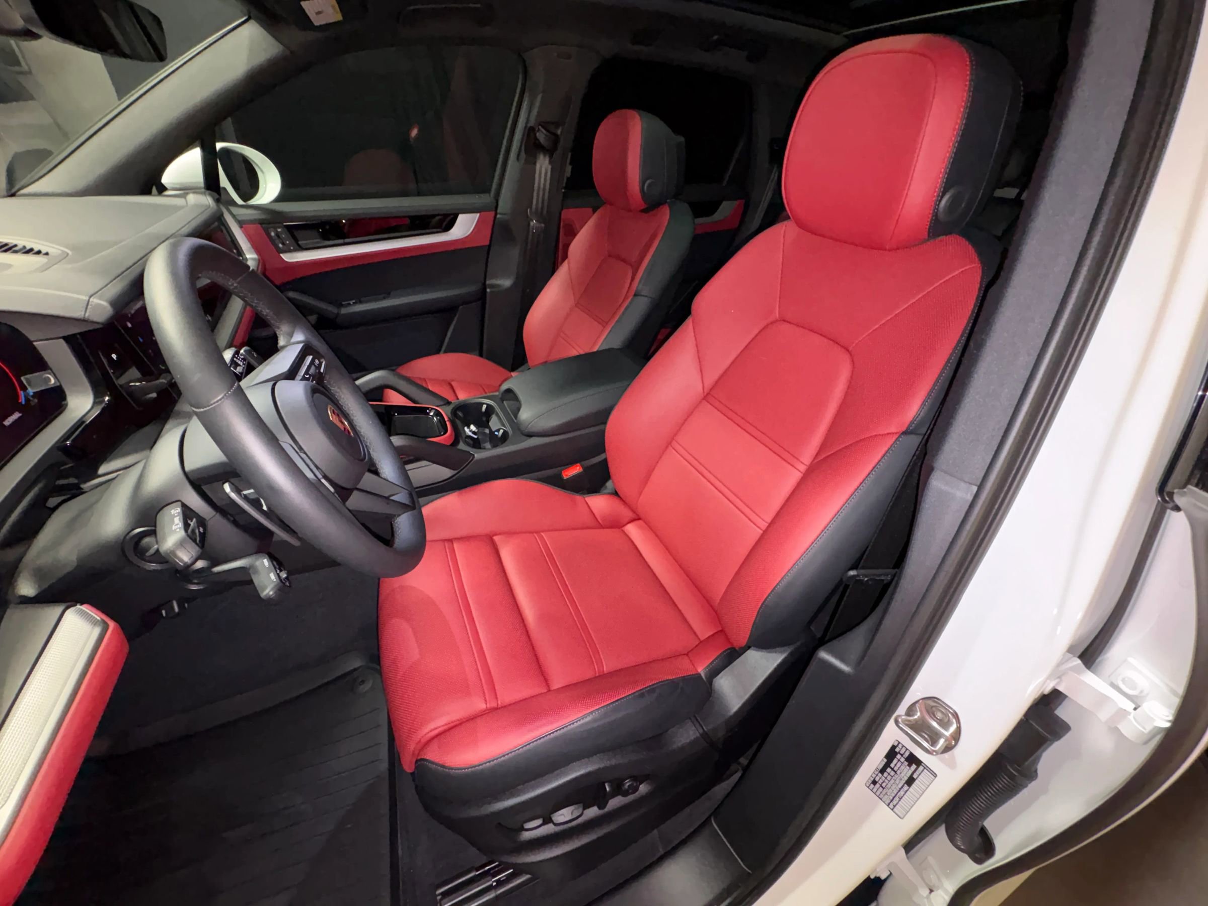 Used 2026 Porsche Cayenne image 24