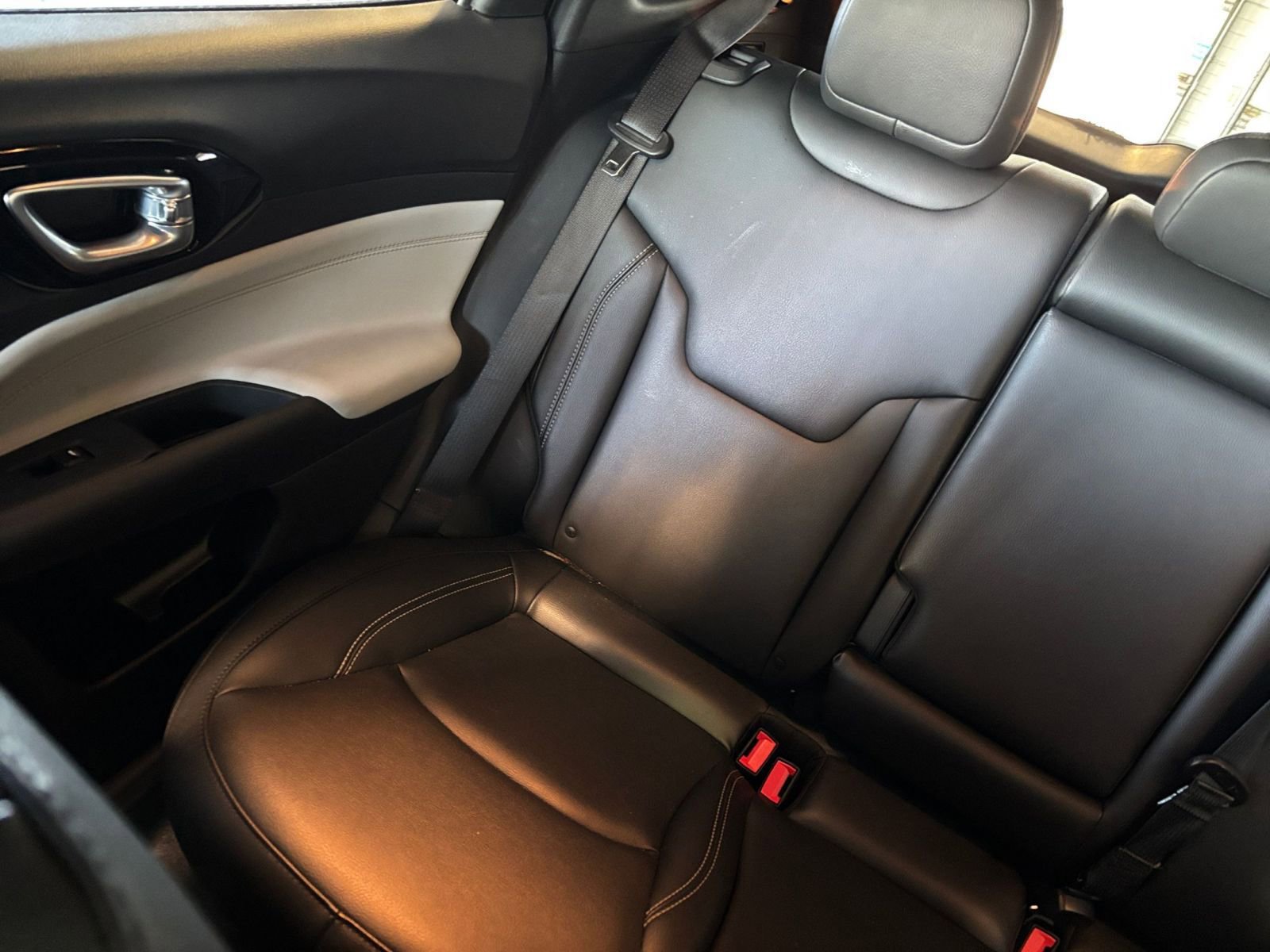 Used 2025 Jeep Compass Limited image 39