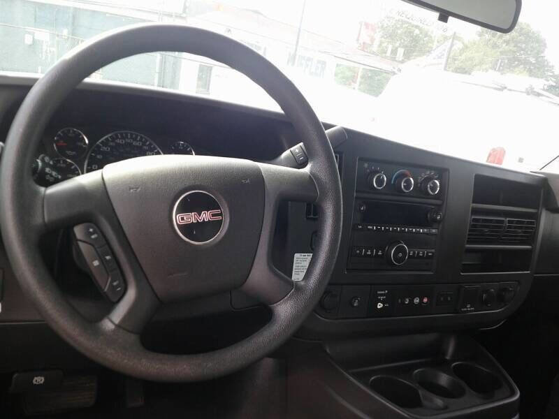 Used 2021 GMC Savana 3500 Extended w/ Power Convenience Package image 11