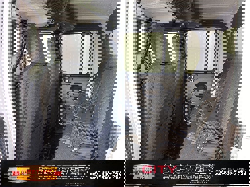 New 2025 Jeep Gladiator Sport image 29