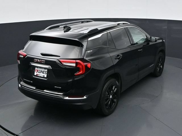 Used 2023 GMC Terrain SLT w/ Infotainment Package II AWD/4WD image 31