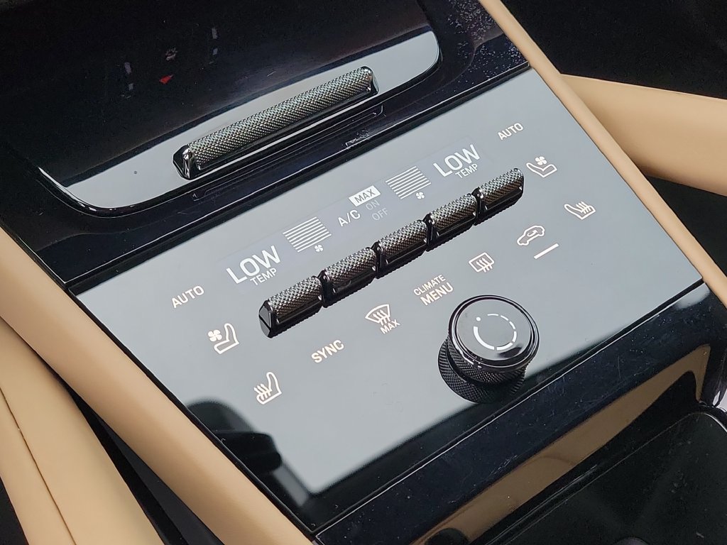 Certified 2026 Porsche Cayenne AWD/4WD image 31