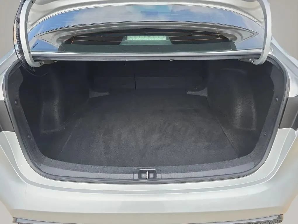 Used 2020 Toyota Corolla SE FWD image 42
