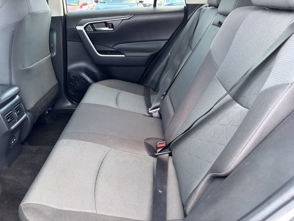 Used 2025 Toyota RAV4 XLE AWD/4WD image 43