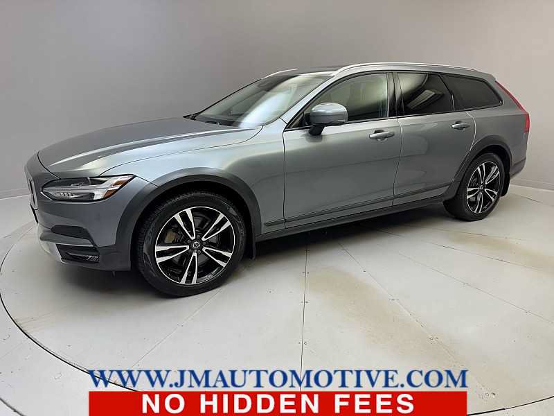 Used 2019 Volvo V90 T5 Cross Country w/ Protection Package Premier AWD/4WD image 1