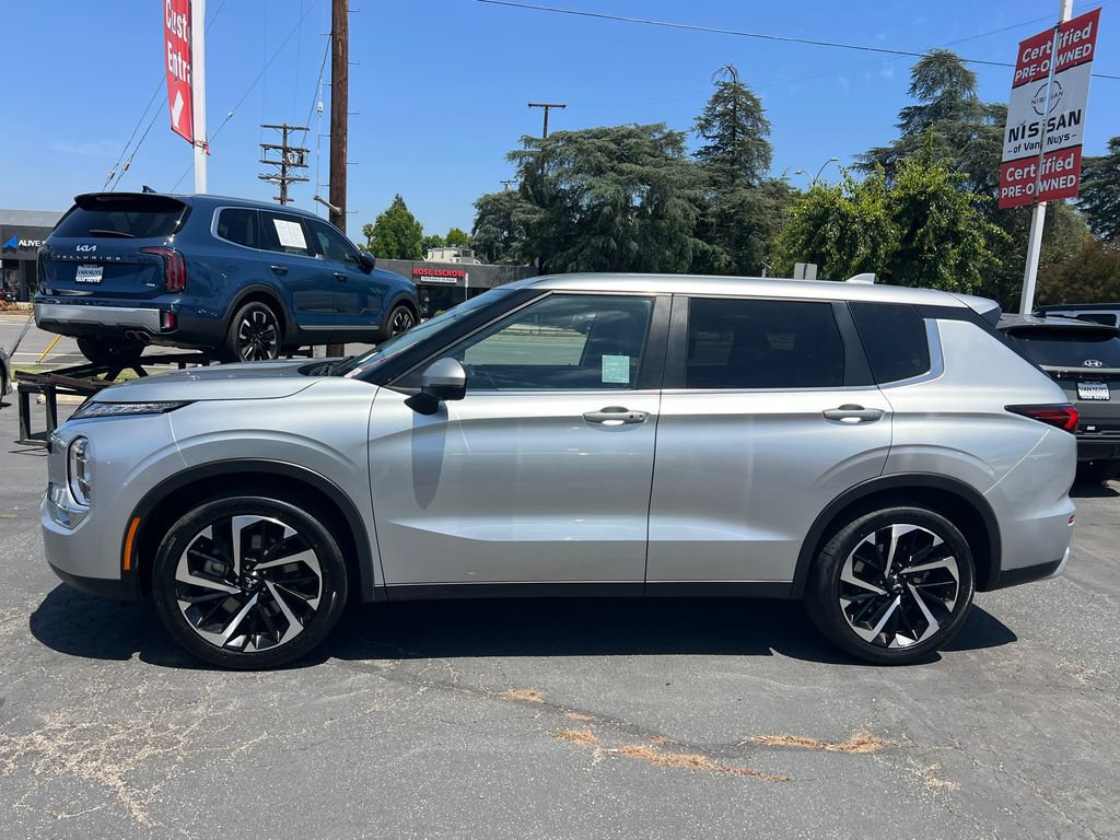 Used 2024 Mitsubishi Outlander SE FWD image 3