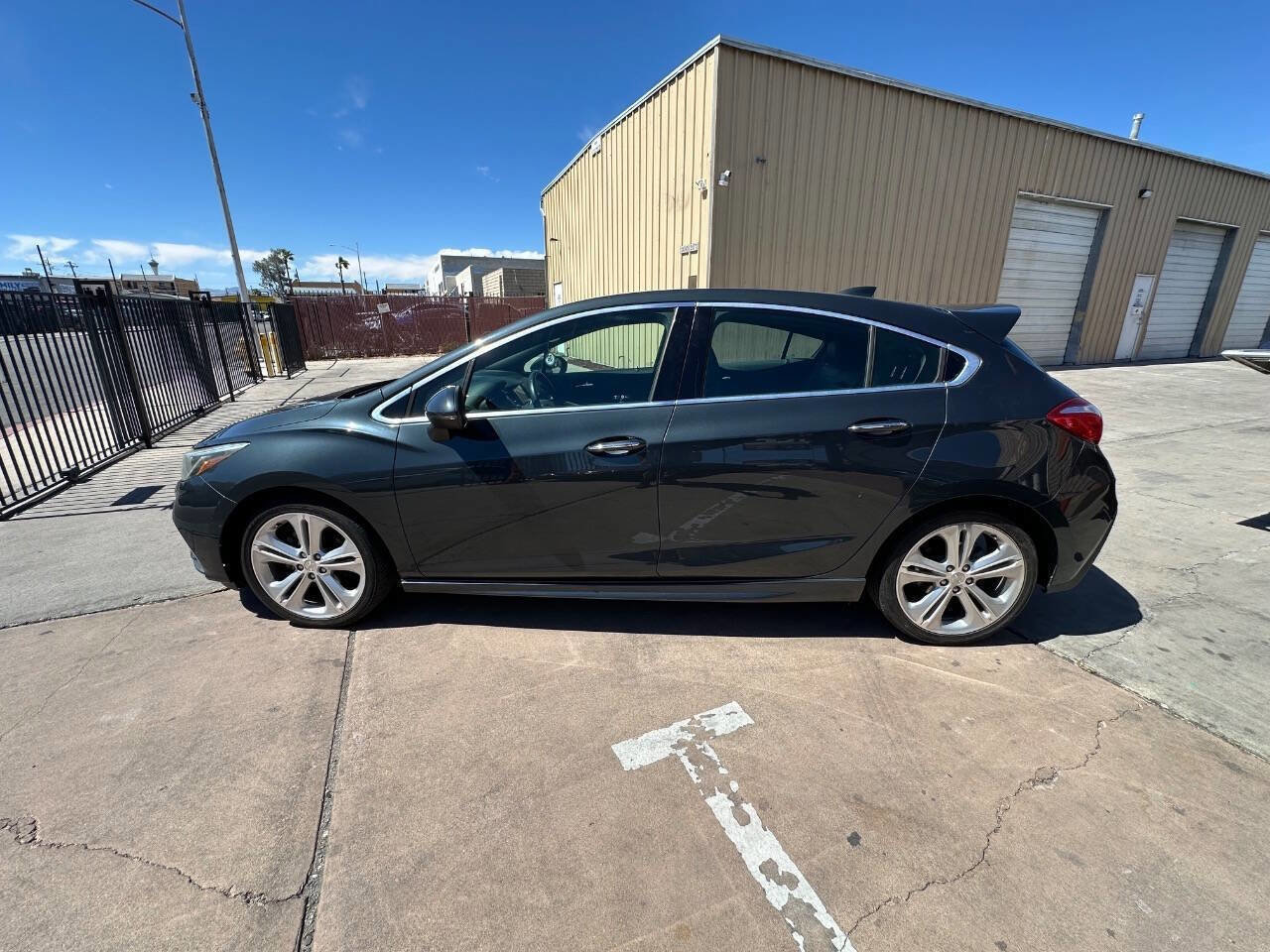 Used 2017 Chevrolet Cruze Premier w/ RS Package FWD image 17