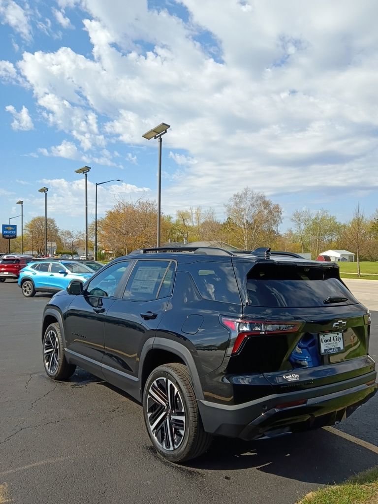 New 2026 Chevrolet Equinox RS w/ Convenience Package III AWD/4WD image 3