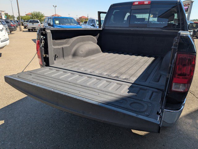 Used 2020 RAM 1500 Classic SLT w/ Luxury Group AWD/4WD image 29