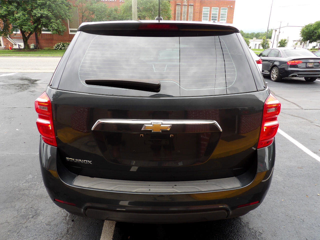 Used 2017 Chevrolet Equinox LS image 4