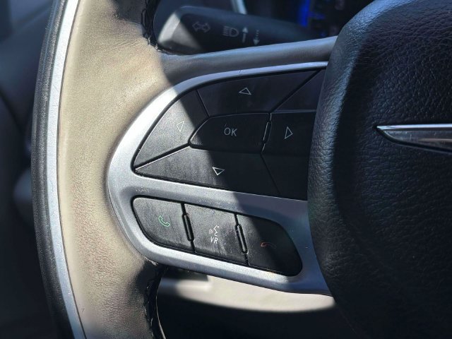 Used 2018 Chrysler Pacifica Limited w/ Advanced Safetytec Group FWD image 14